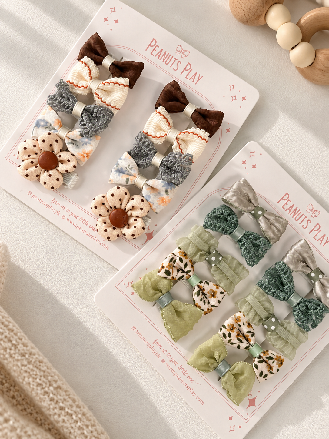 30 (2) Vintage Bow Clip Sets - Image 1